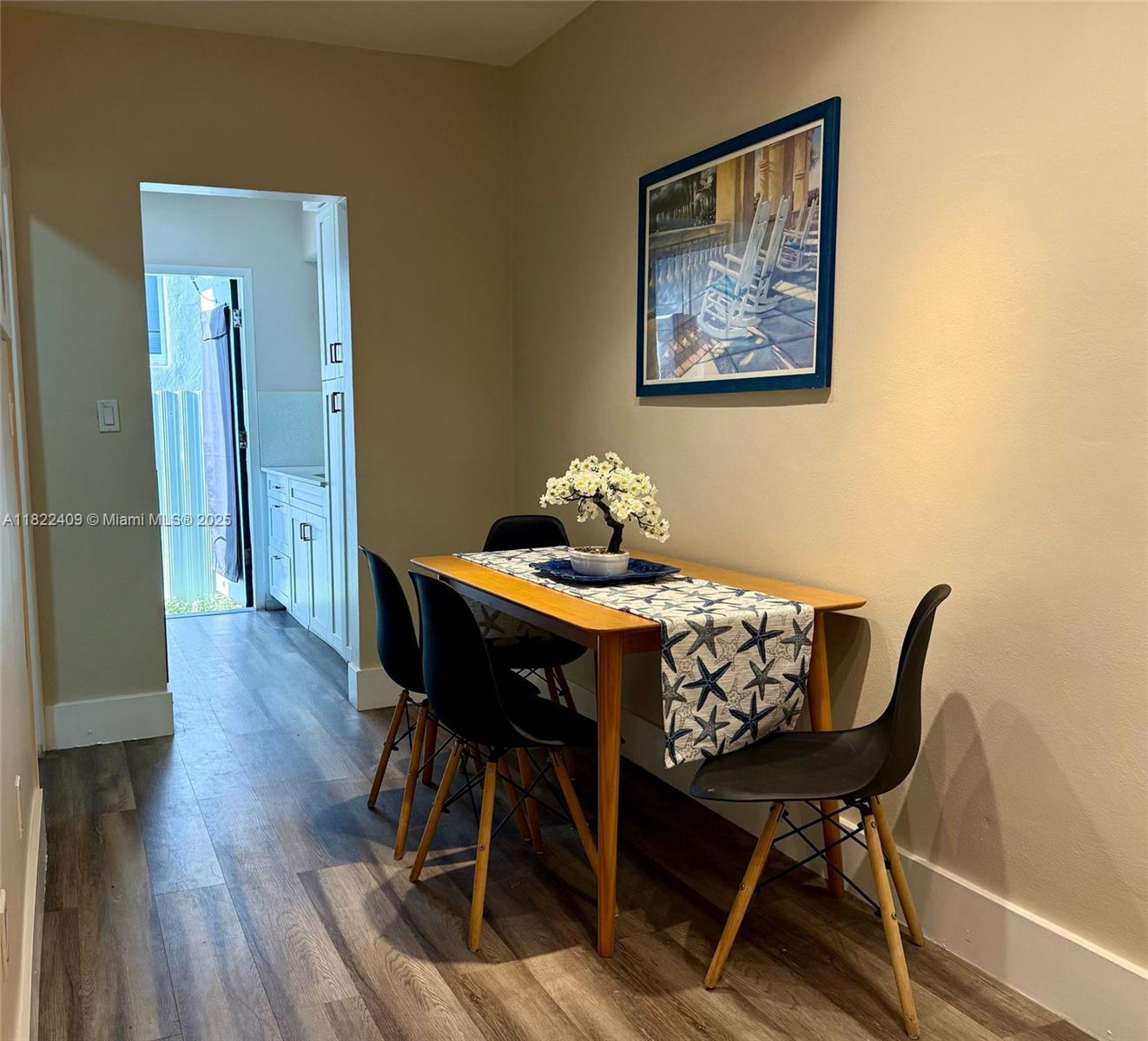 THE BEVERLY ARMS CONDO - Residential Lease