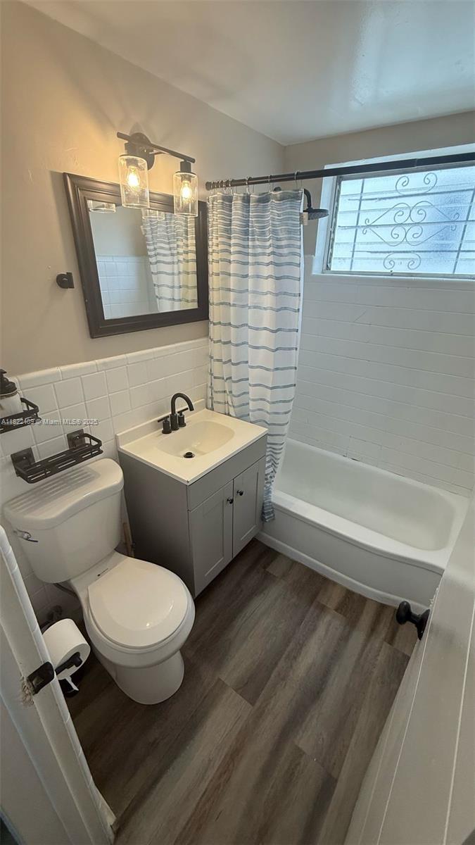 THE BEVERLY ARMS CONDO - Residential Lease
