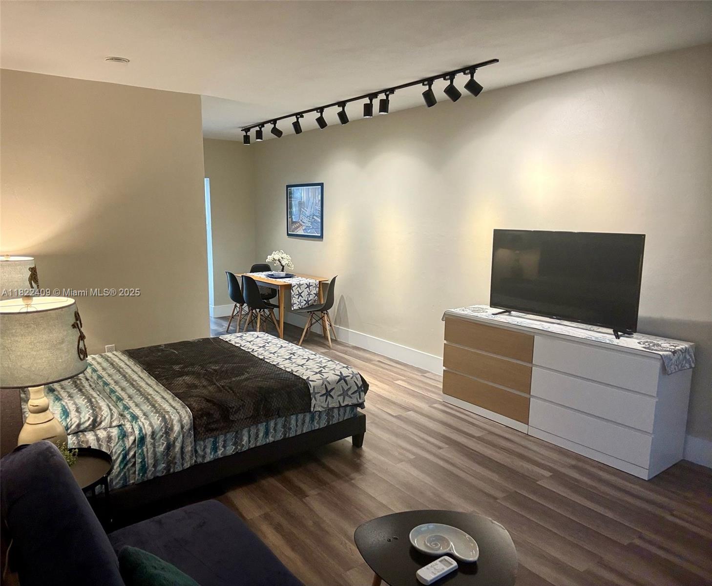 THE BEVERLY ARMS CONDO - Residential Lease