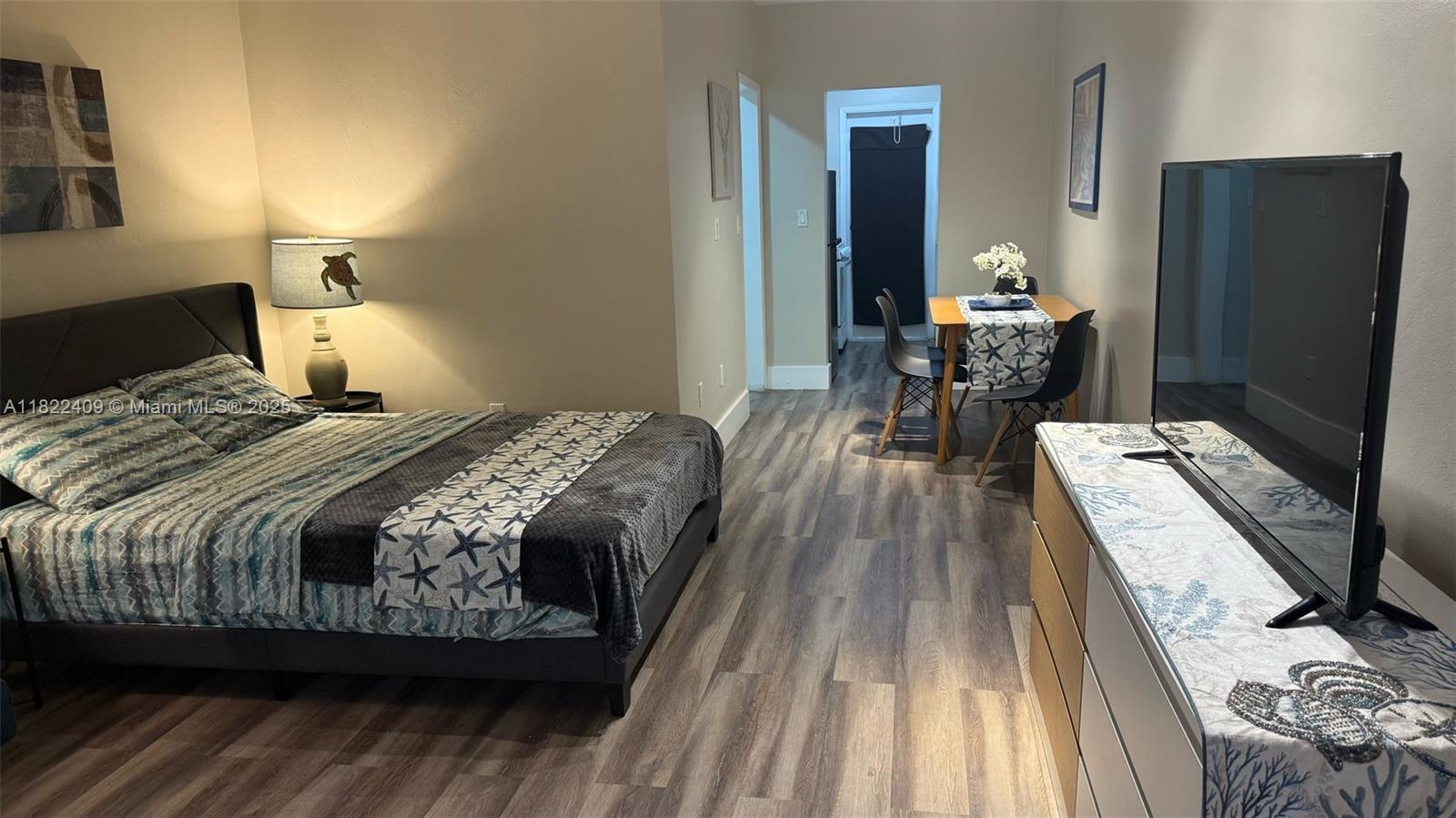 THE BEVERLY ARMS CONDO - Residential Lease