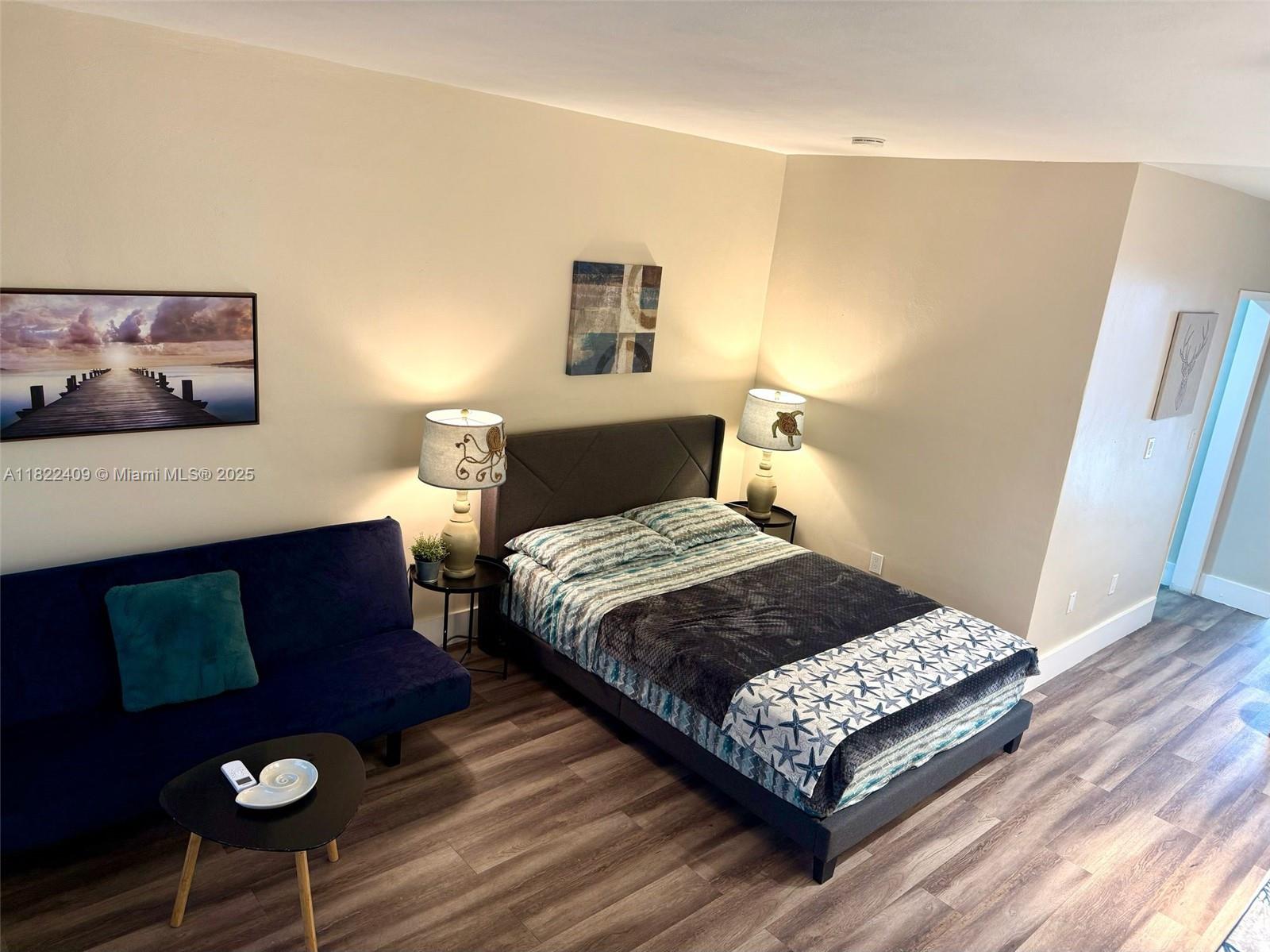 THE BEVERLY ARMS CONDO - Residential Lease