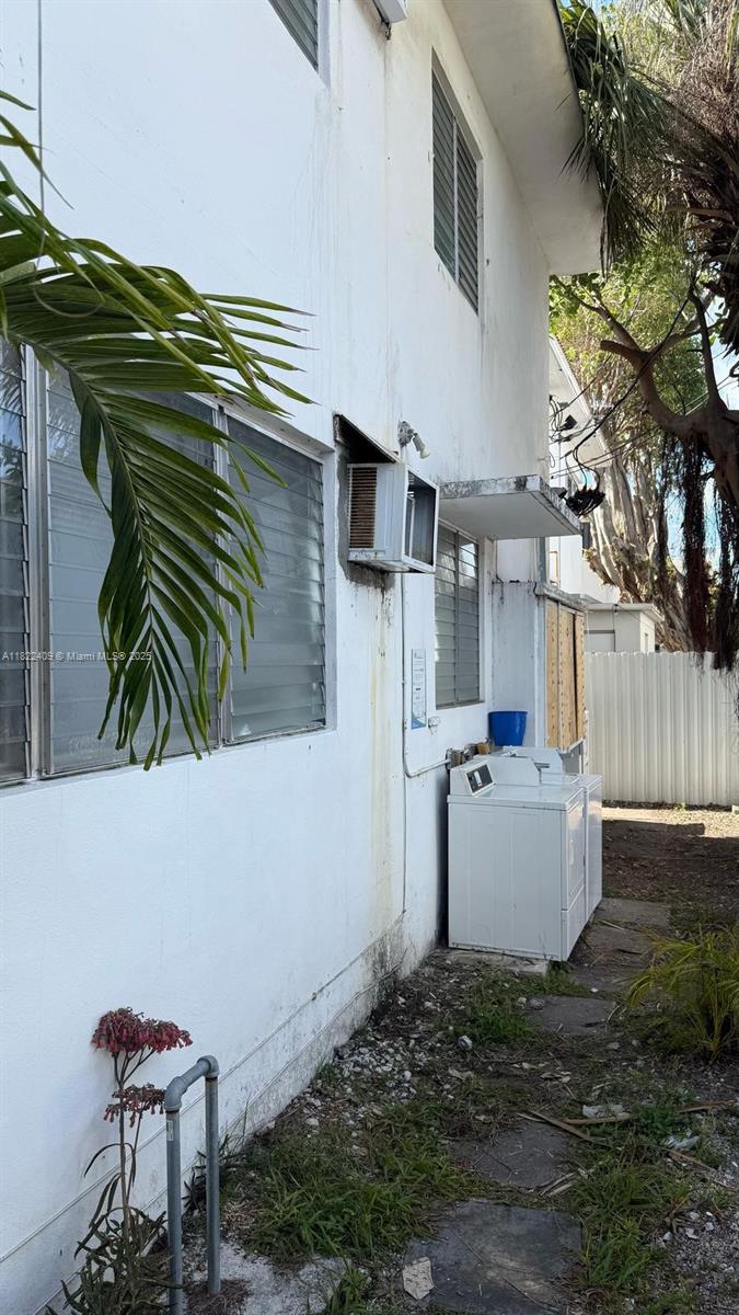 THE BEVERLY ARMS CONDO - Residential Lease
