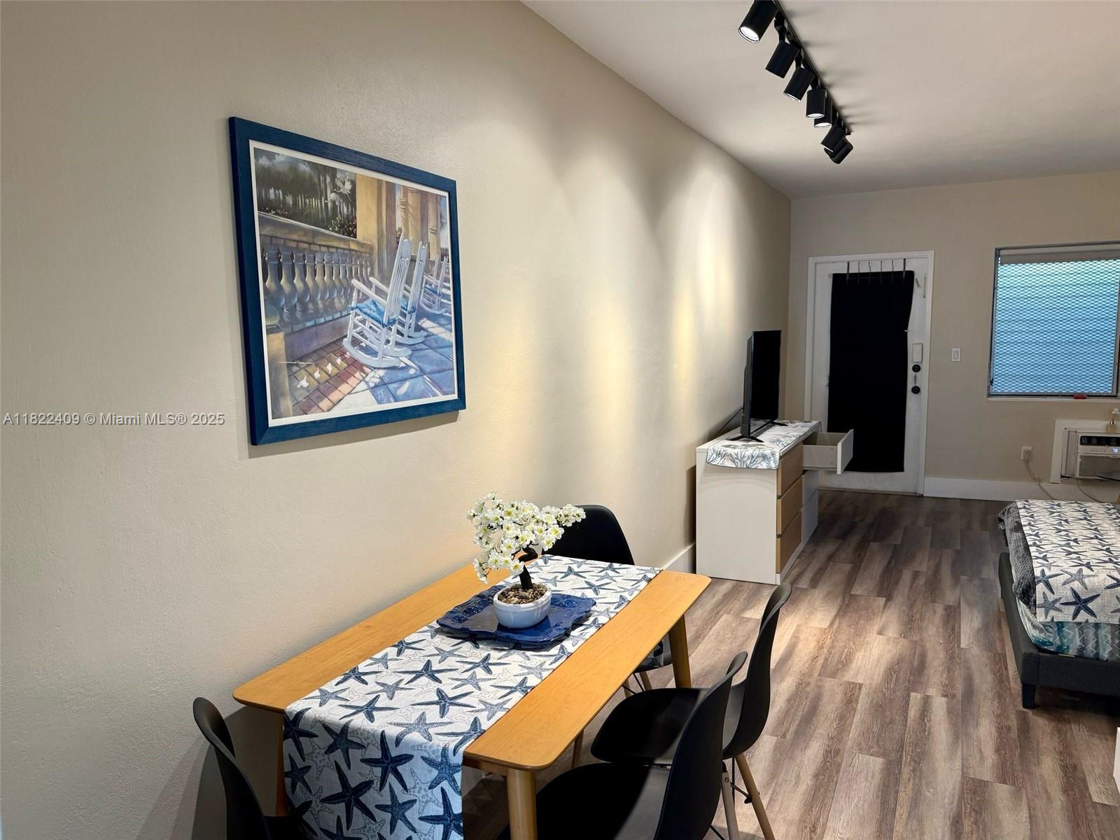 THE BEVERLY ARMS CONDO - Residential Lease