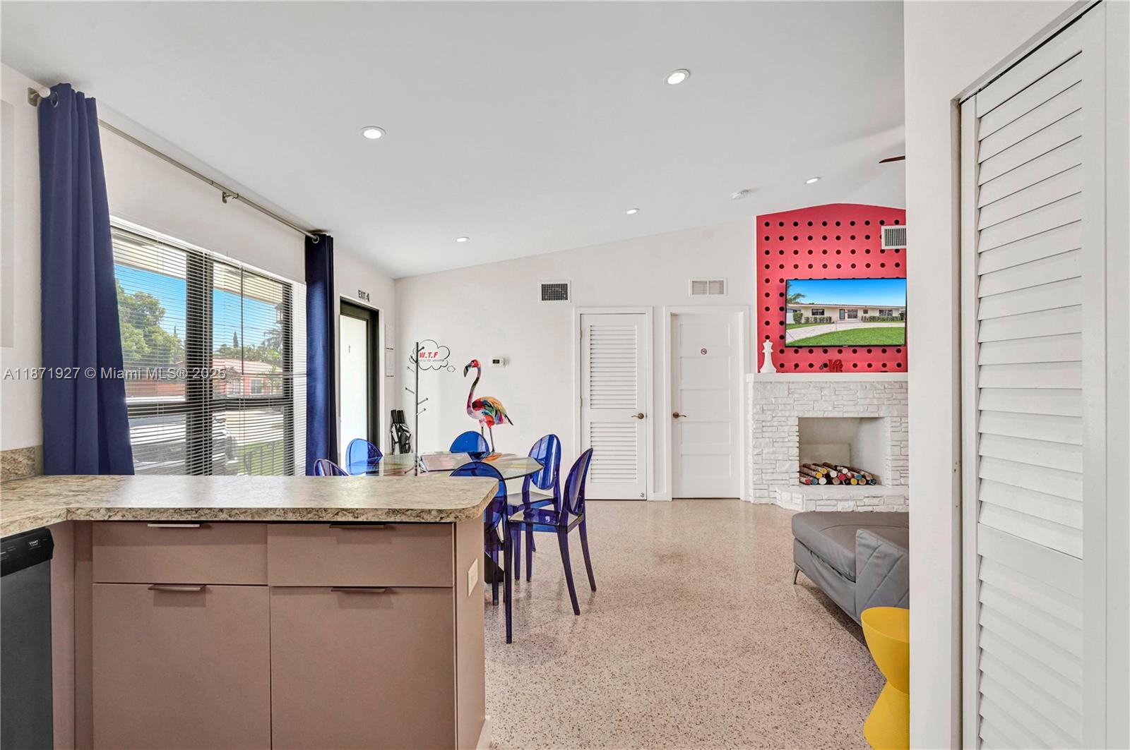 HOLLYWOOD SOUTH SIDE ADD - Residential Lease