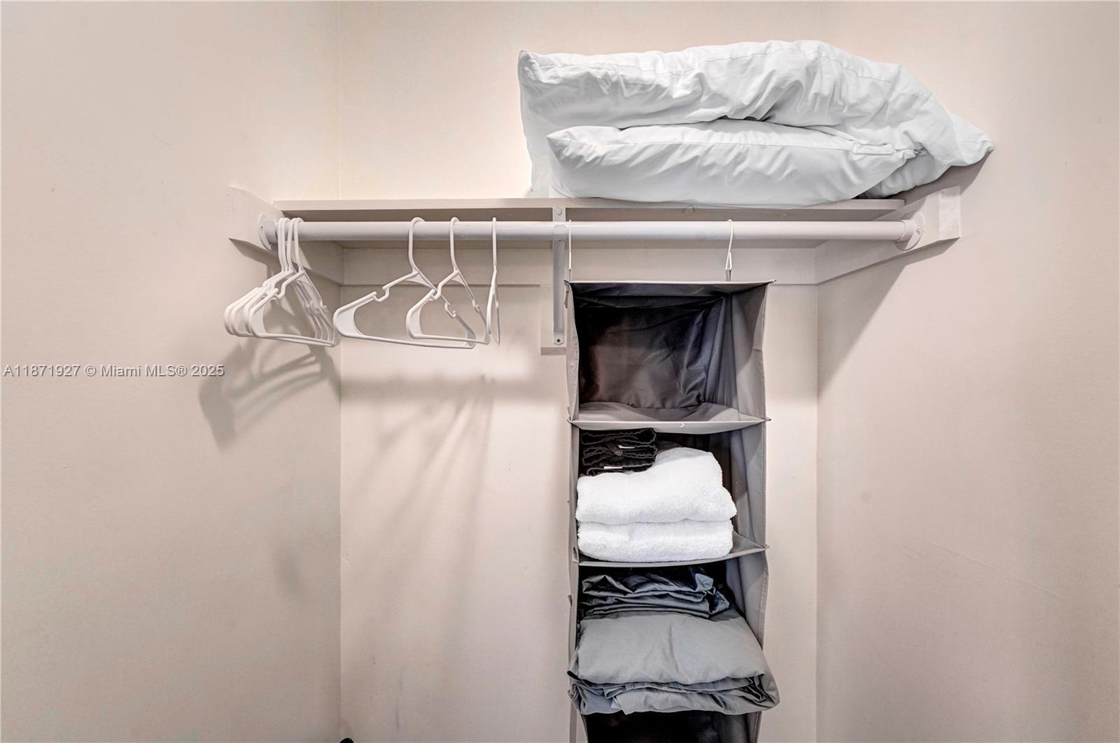 HOLLYWOOD SOUTH SIDE ADD - Residential Lease