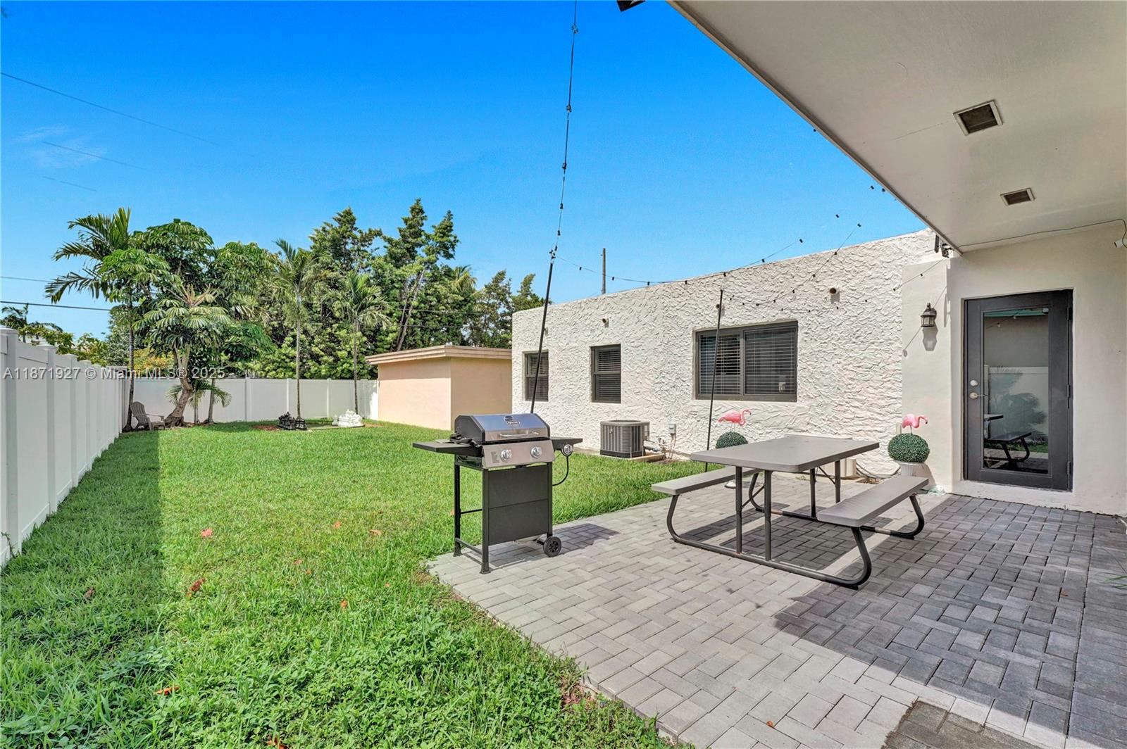 HOLLYWOOD SOUTH SIDE ADD - Residential Lease