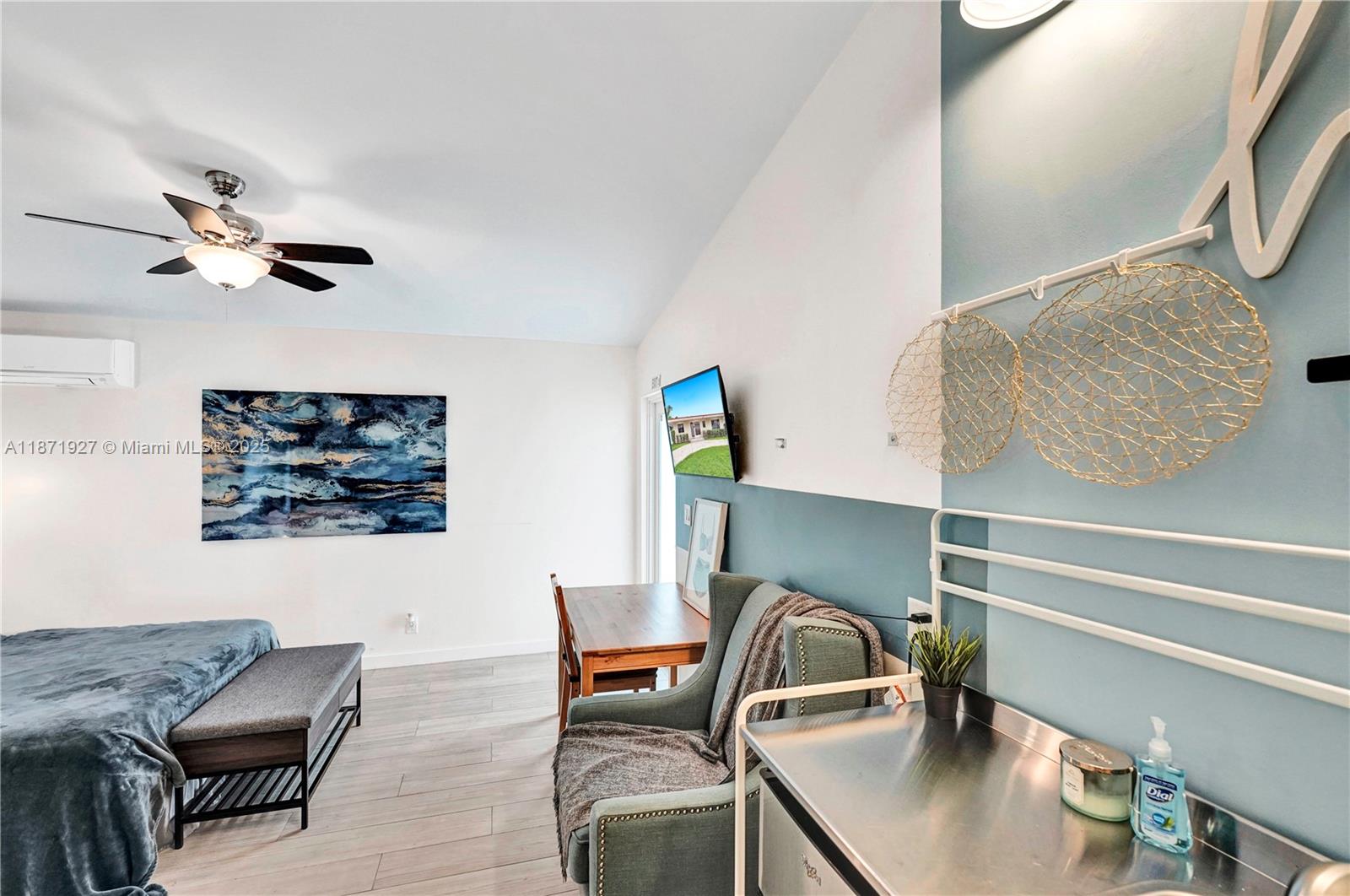 HOLLYWOOD SOUTH SIDE ADD - Residential Lease