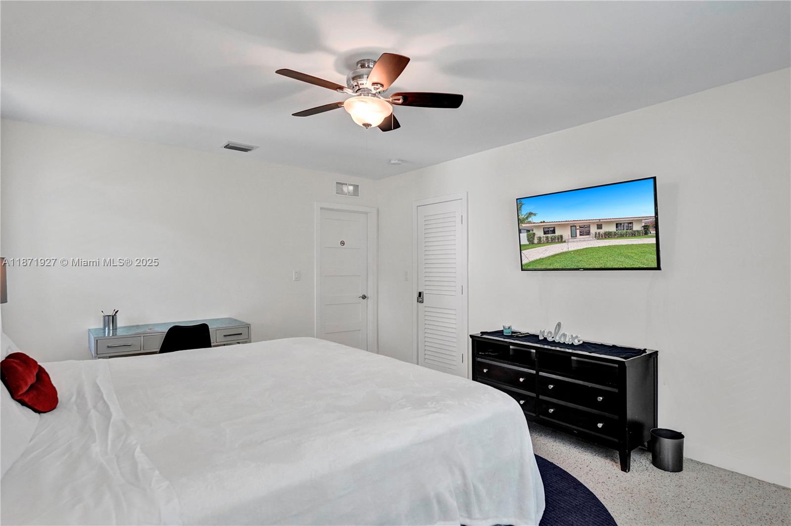 HOLLYWOOD SOUTH SIDE ADD - Residential Lease