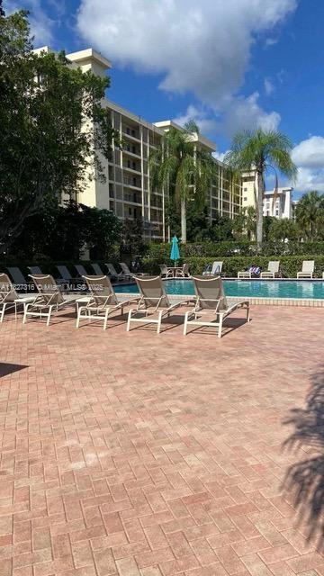 NO 8 PALM-AIRE COUNTRY CL - Residential Lease