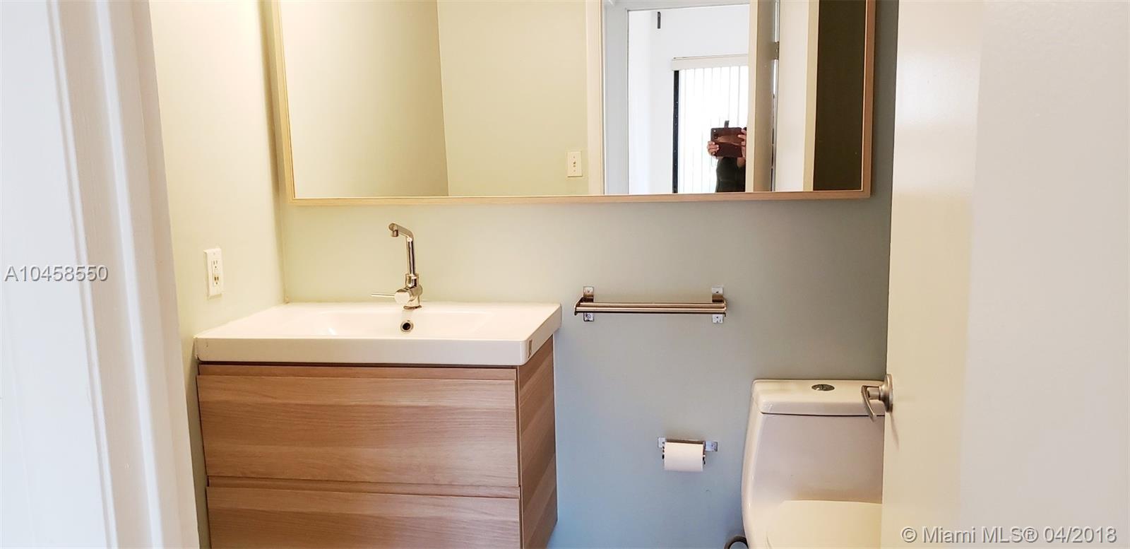 HOLLYWOOD PARC CONDO - Residential Lease