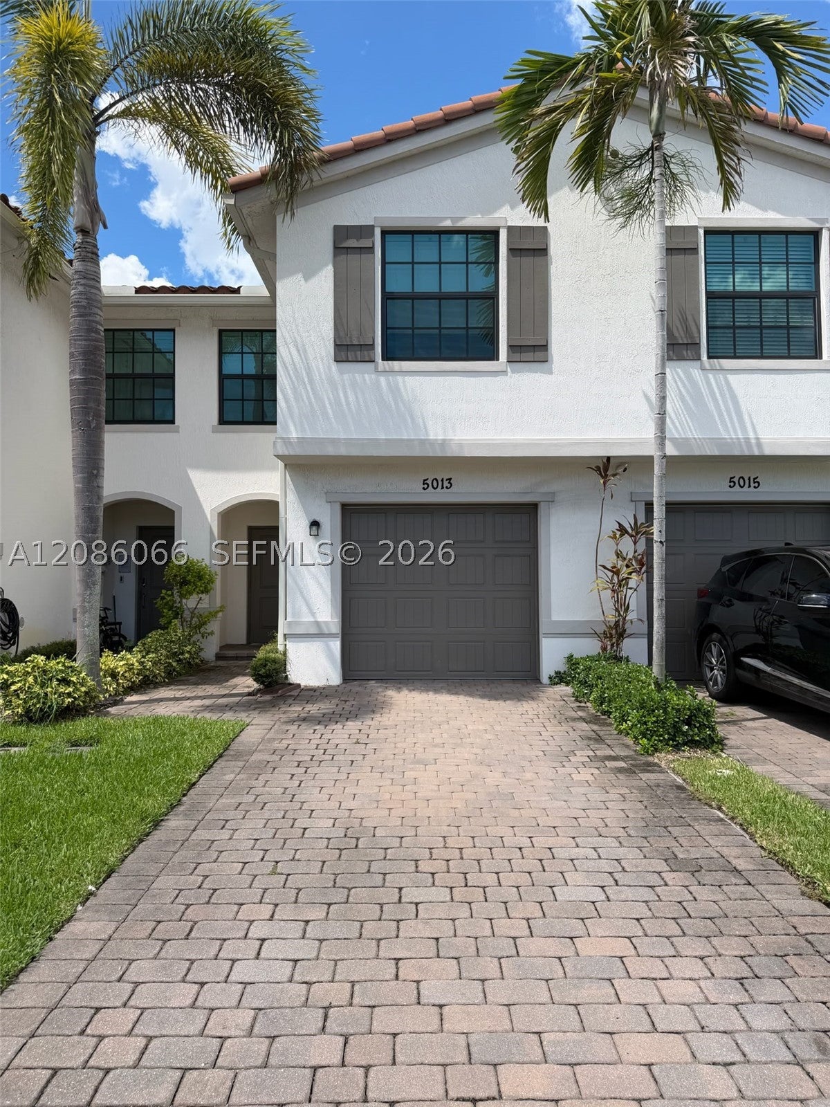 5013 Woods Edge Cir