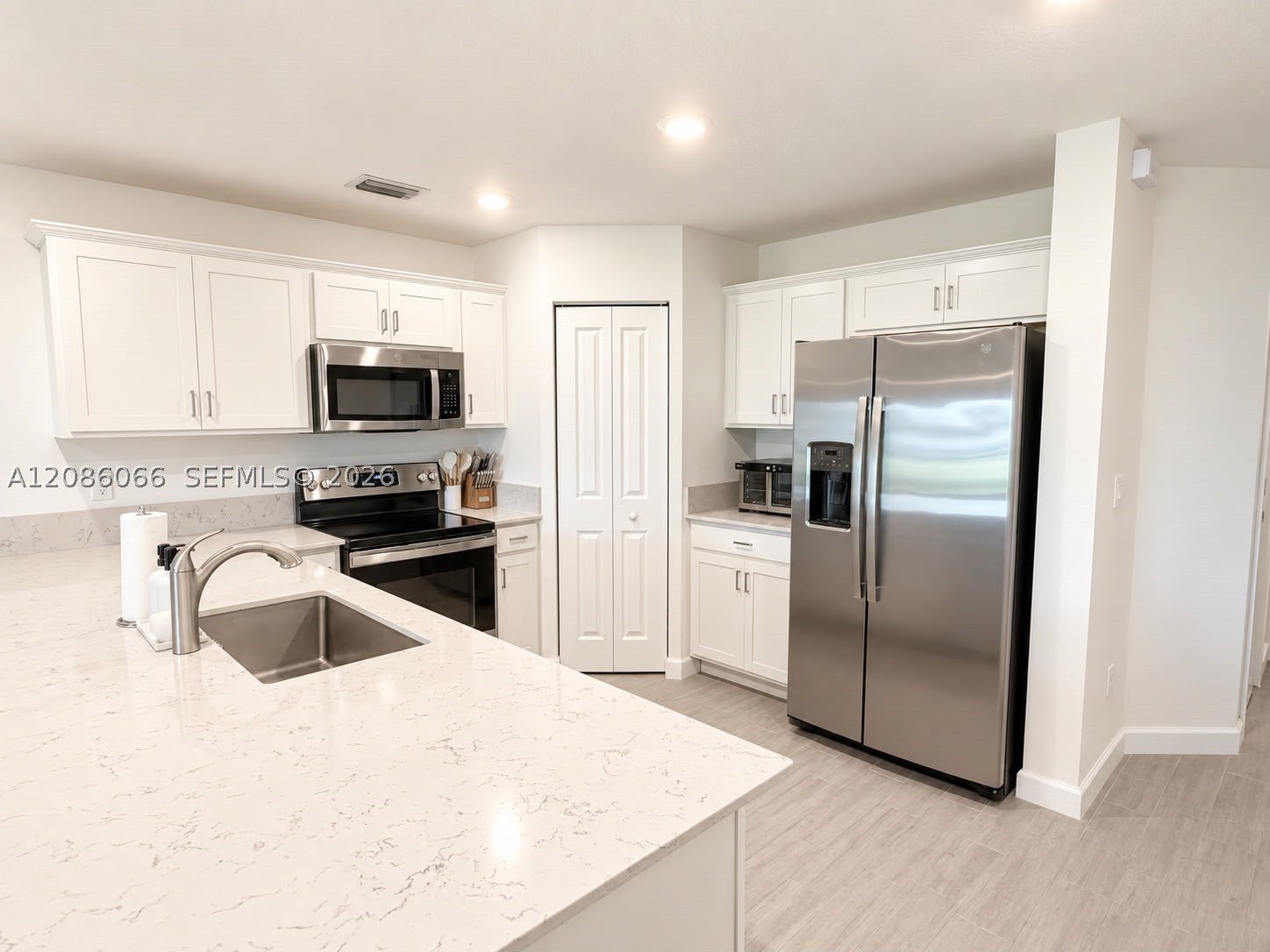 5013 Woods Edge Cir
