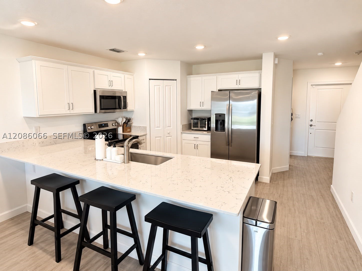 5013 Woods Edge Cir