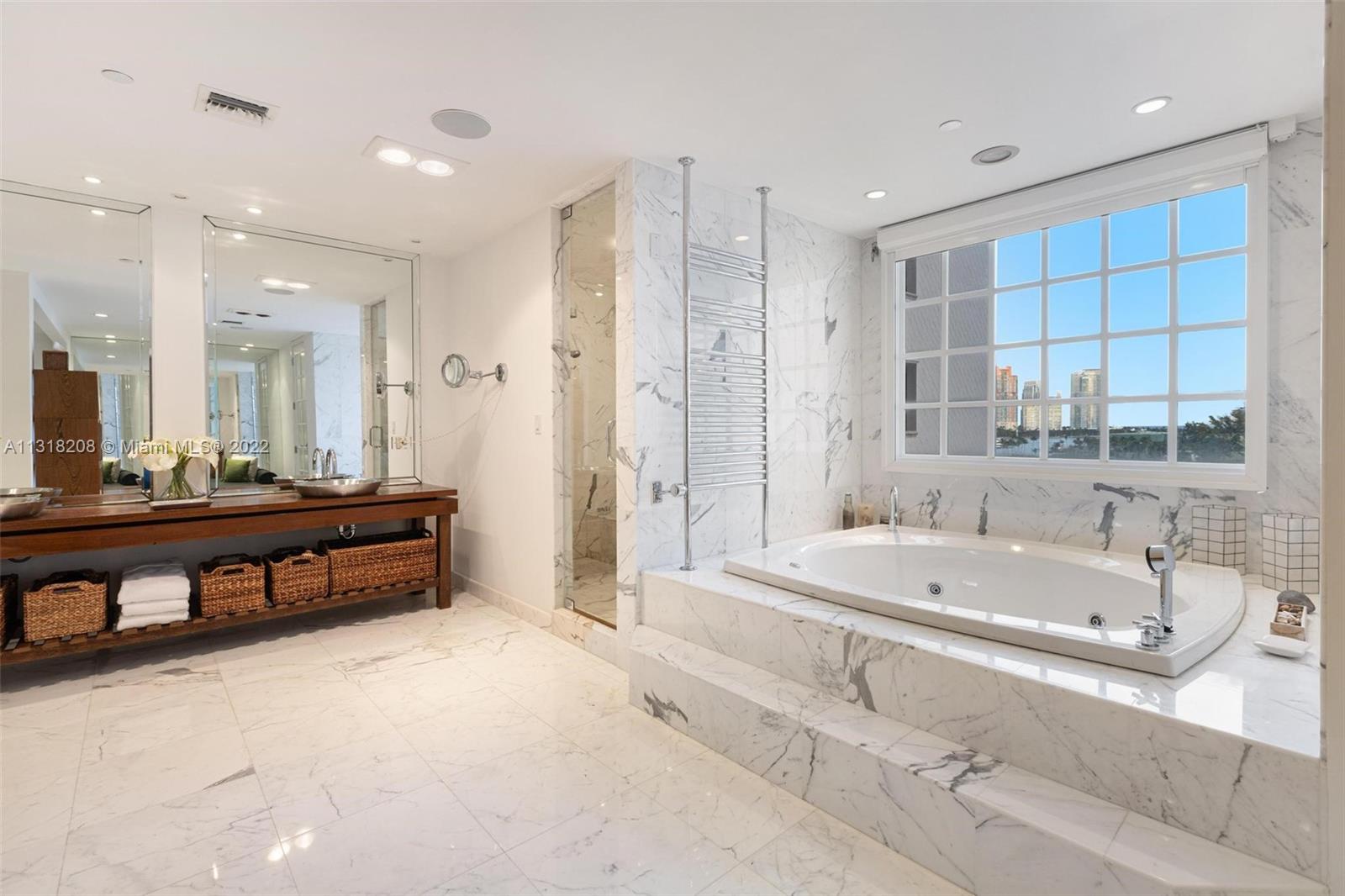 BAYVIEW FISHER ISL CONDO - Residential