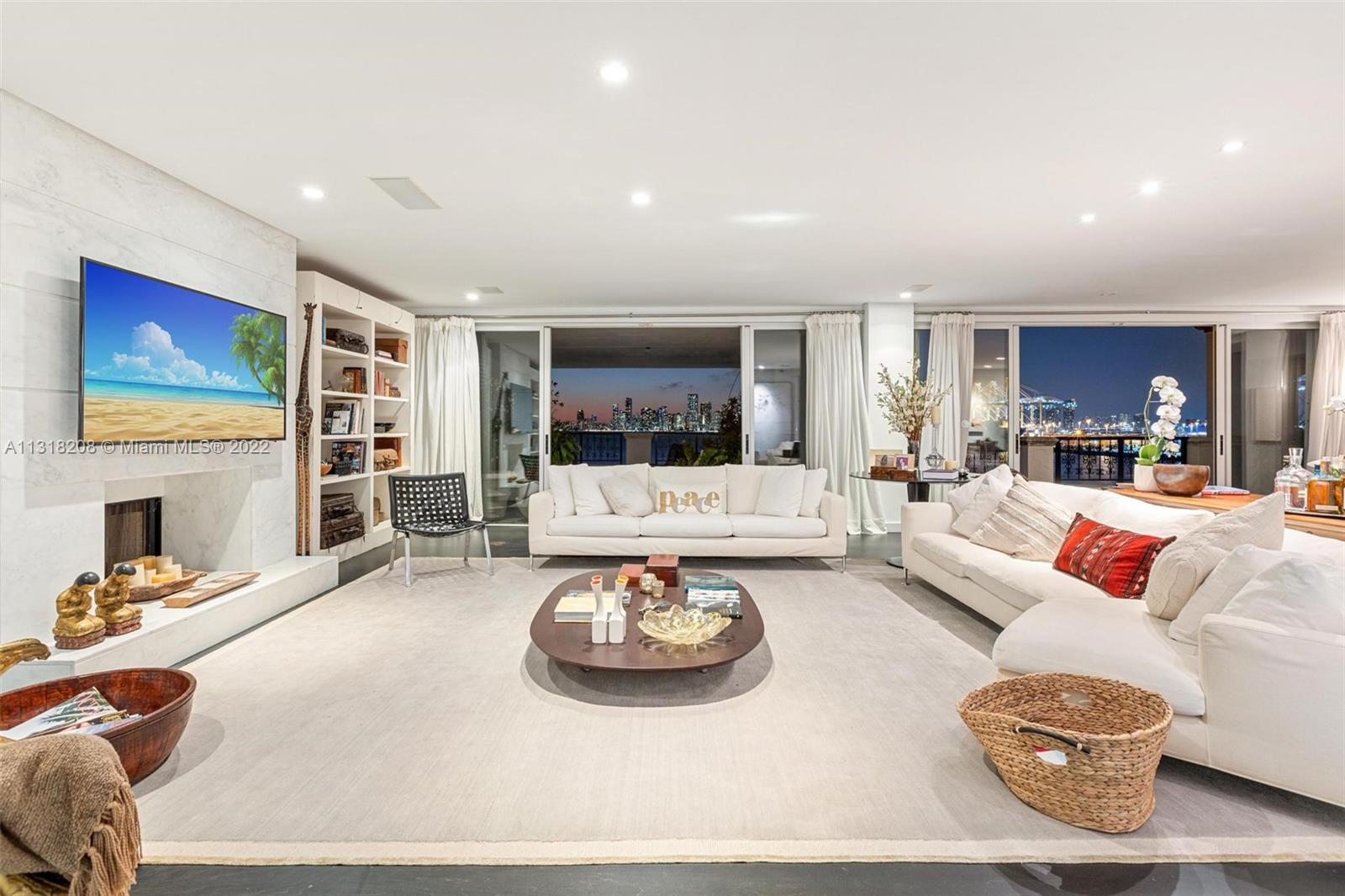 BAYVIEW FISHER ISL CONDO - Residential