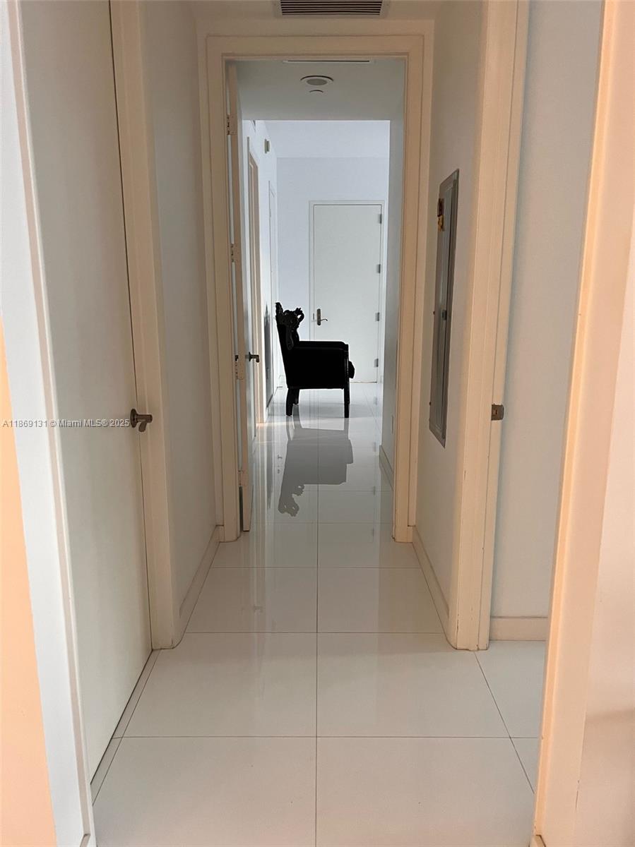 TDR TOWER III CONDO - Residential Lease