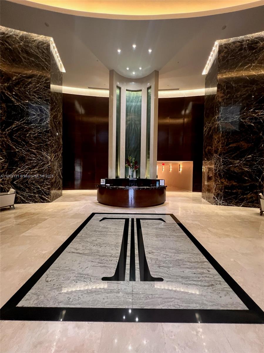 TDR TOWER III CONDO - Residential Lease