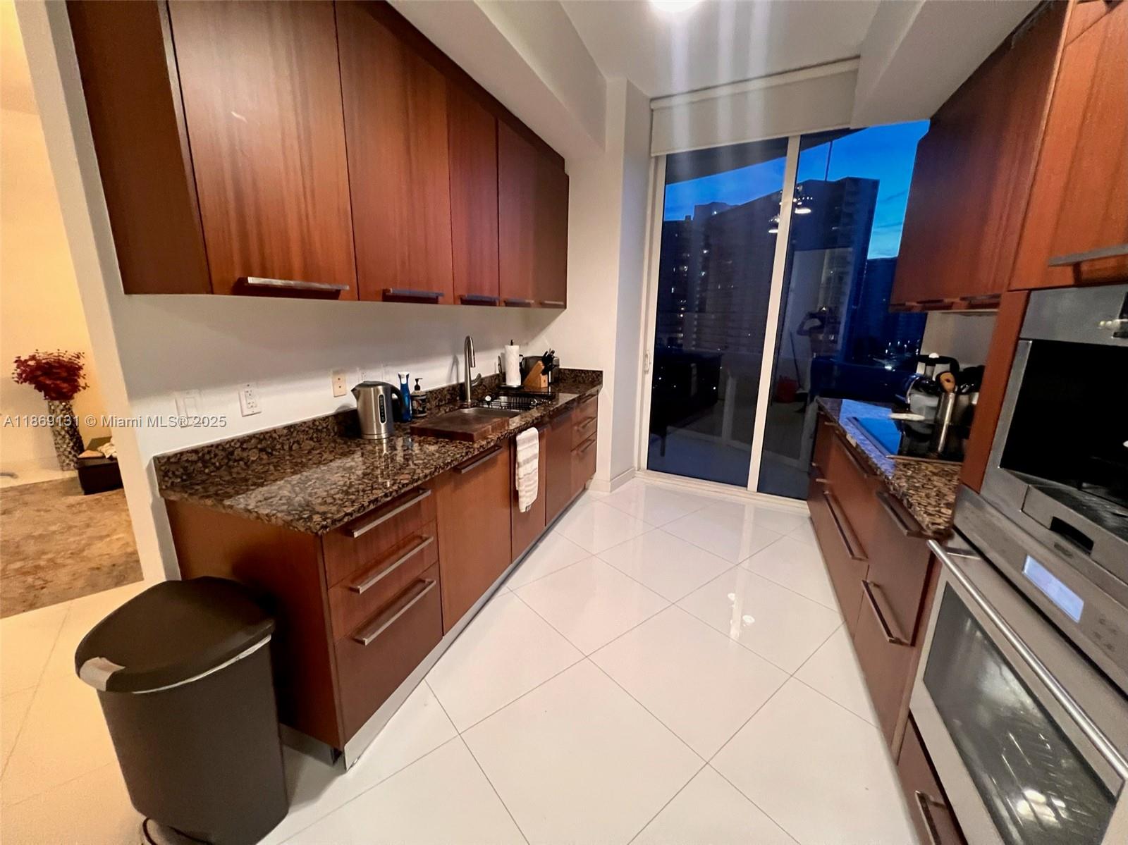 TDR TOWER III CONDO - Residential Lease