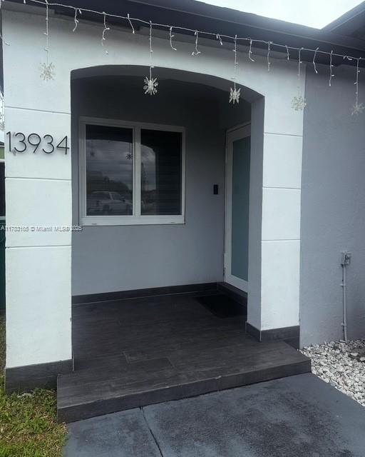 Rental Property at 13934 Sw 164th St, Miami, Broward County, Florida - Bedrooms: 3 
Bathrooms: 2  - $3,800 MO.