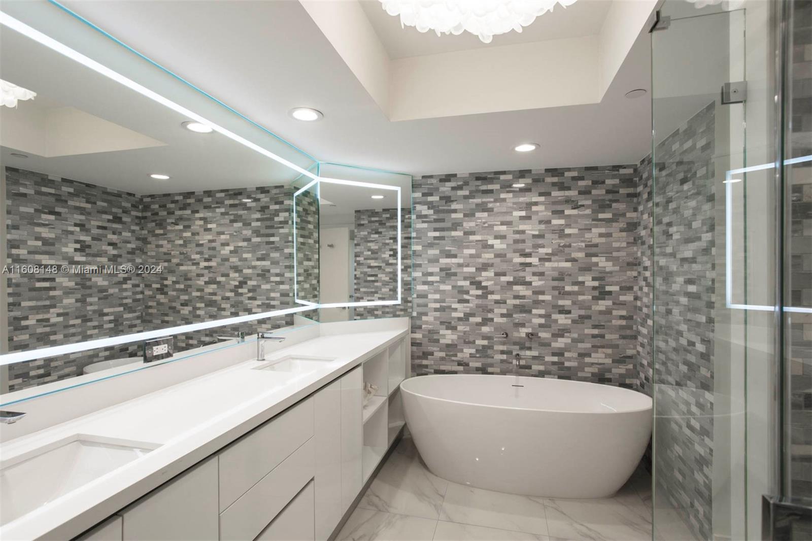 BLUE DIAMOND CONDO - Residential