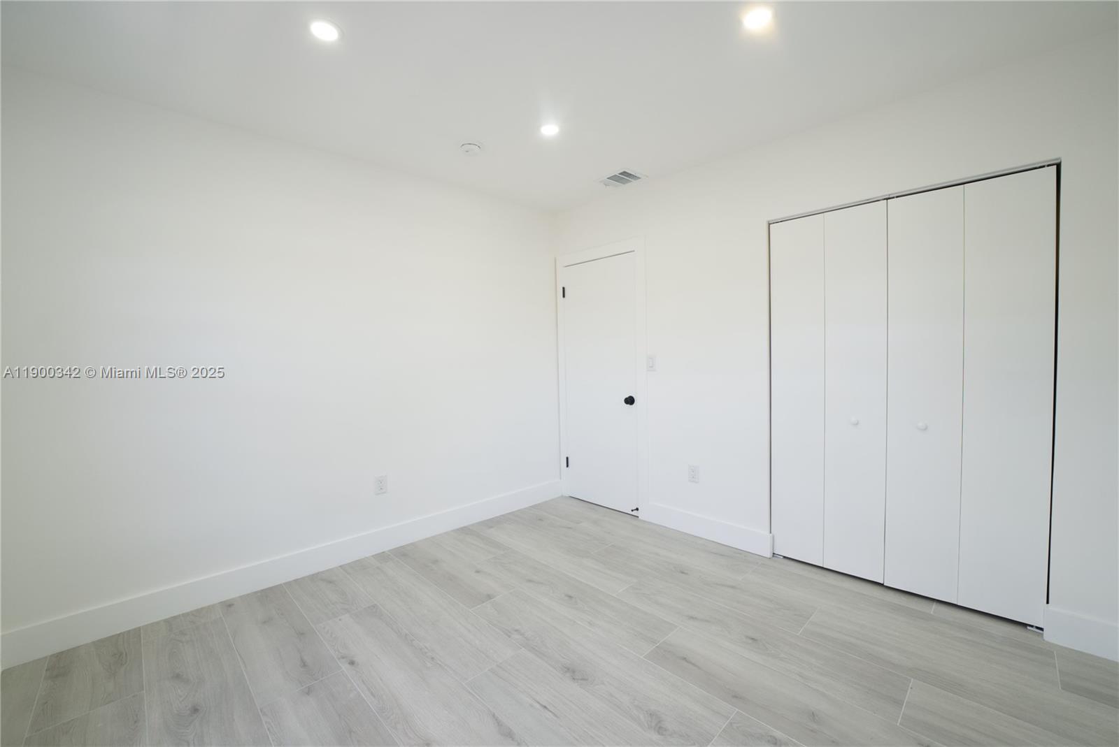 HIALEAH 13TH ADDN AMD PL - Residential Lease