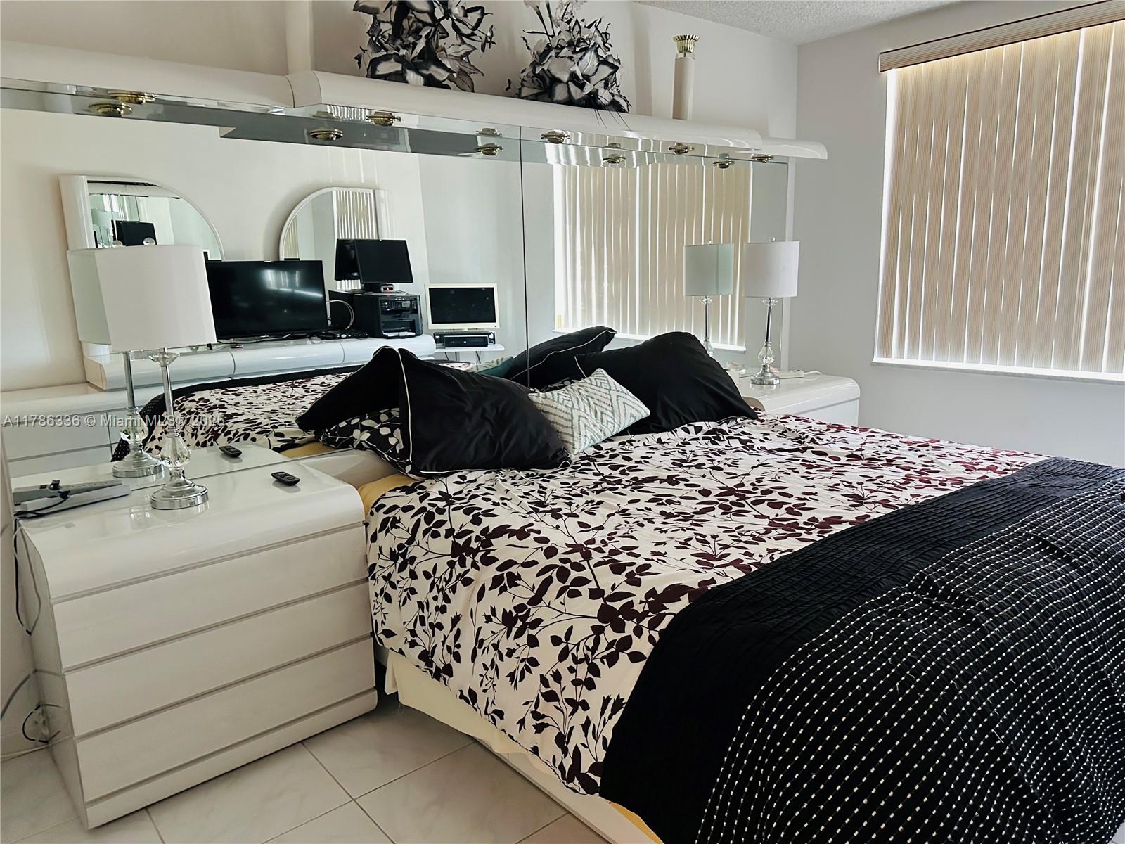 HEMISPHERES CONDO - Residential Lease