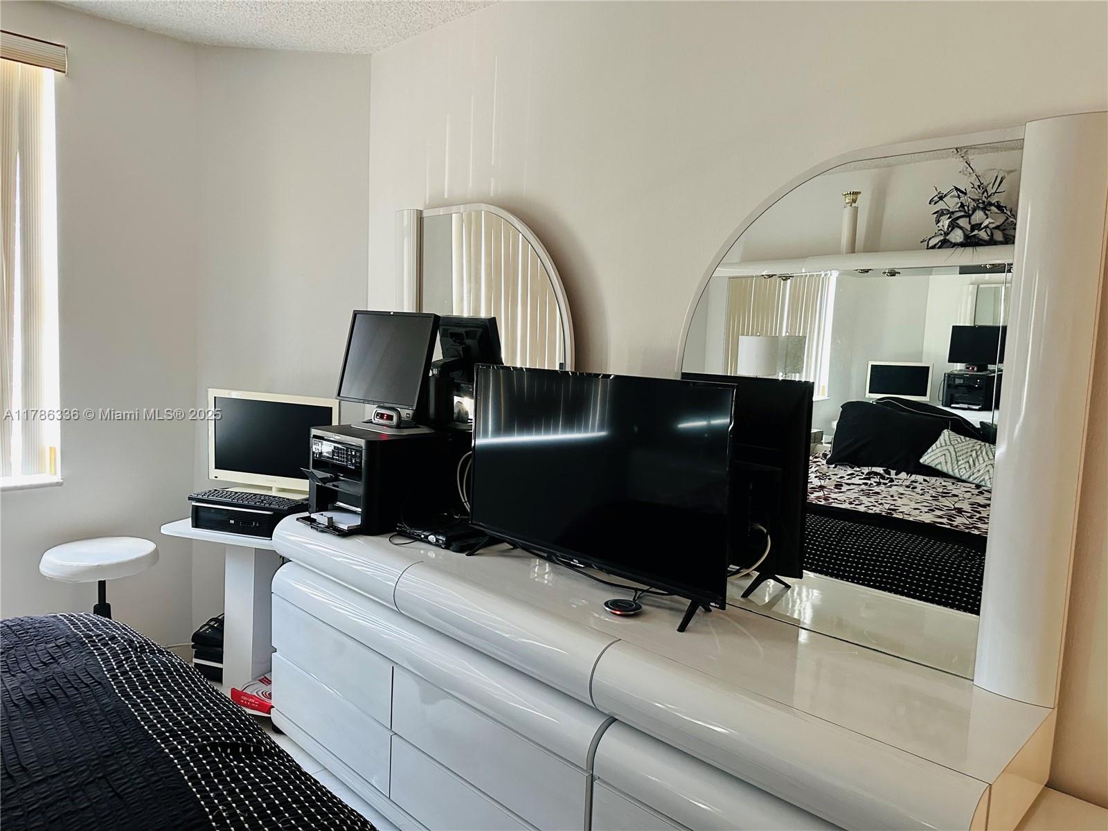 HEMISPHERES CONDO - Residential Lease