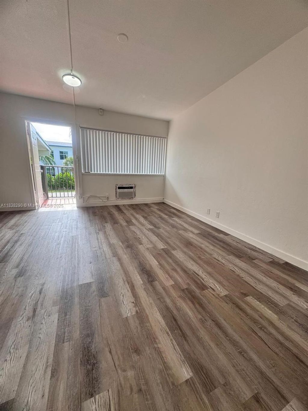 Photo of 702 NE 8th Ave #11, Delray Beach, FL 33483 (MLS # A11838290)