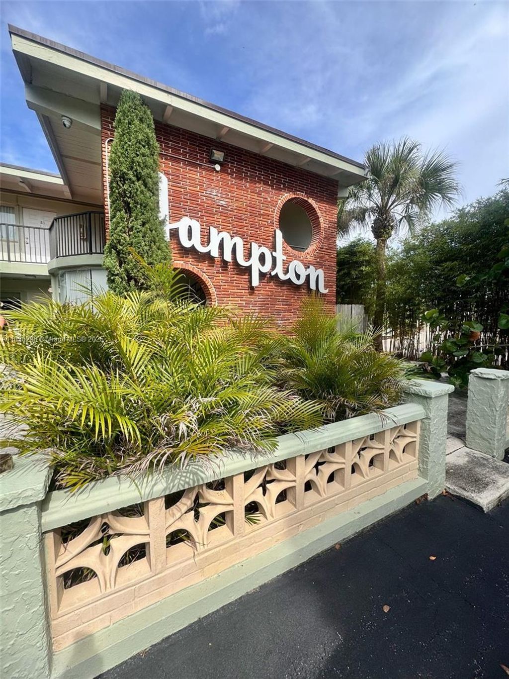 Photo of 702 NE 8th Ave #11, Delray Beach, FL 33483 (MLS # A11838290)