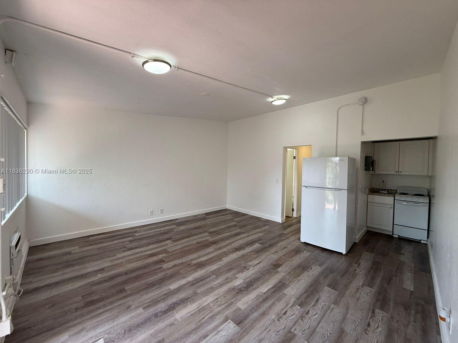 702 NE 8th Ave 11