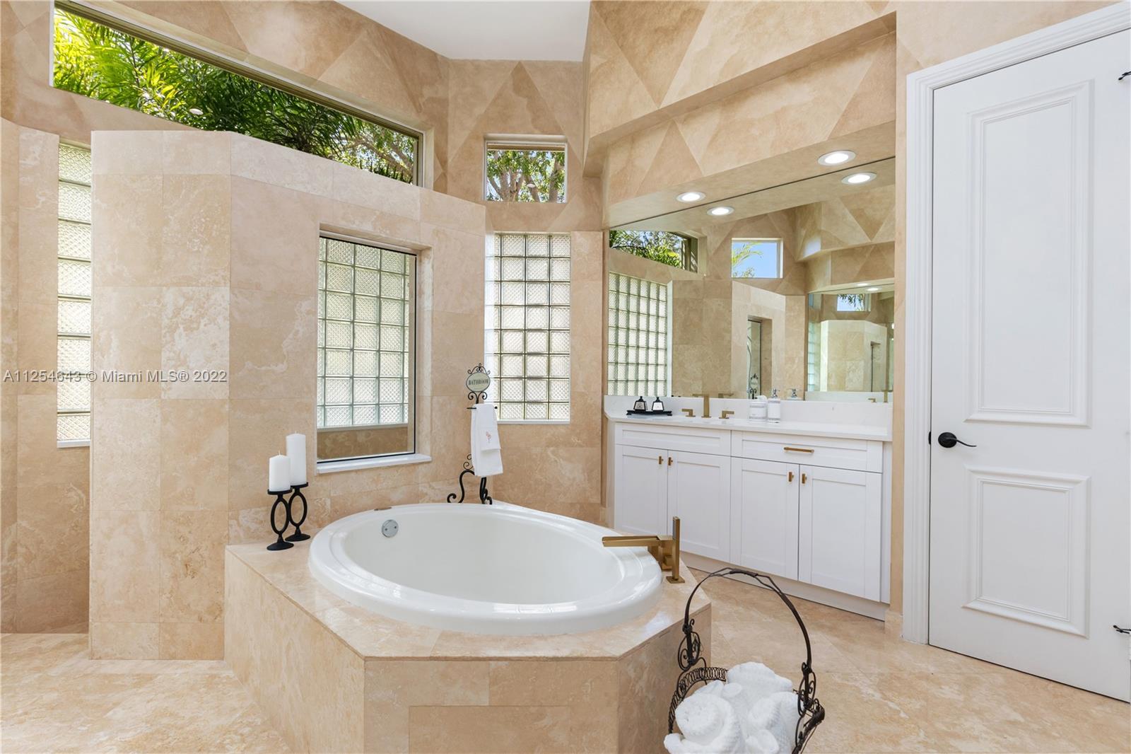 HERON BAY 5 - Residential