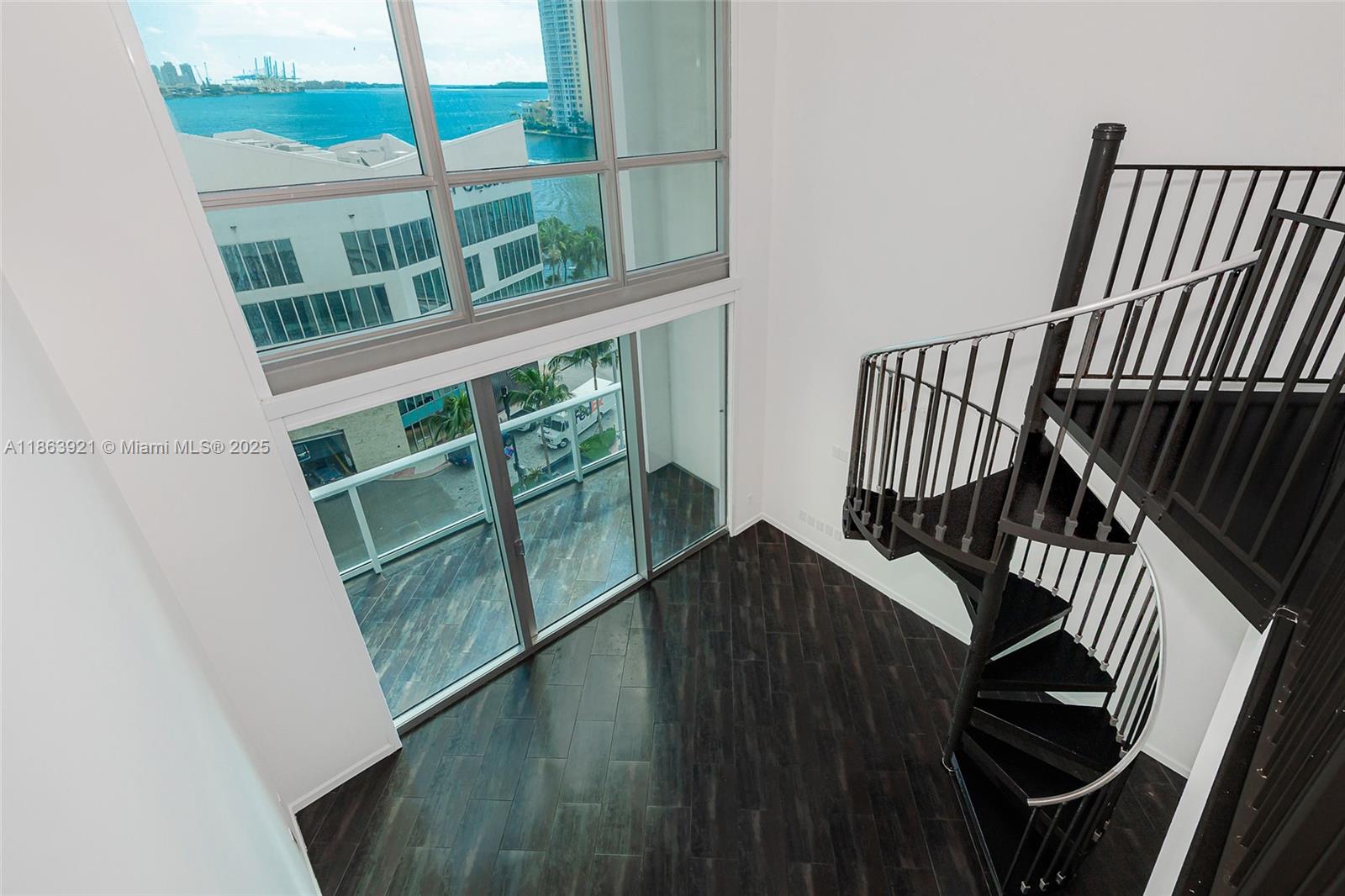 300 S Biscayne Blvd Loft 826