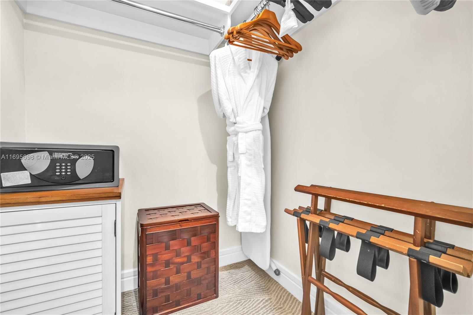 MILLENNIUM TOWER CONDOMIN - Residential Lease