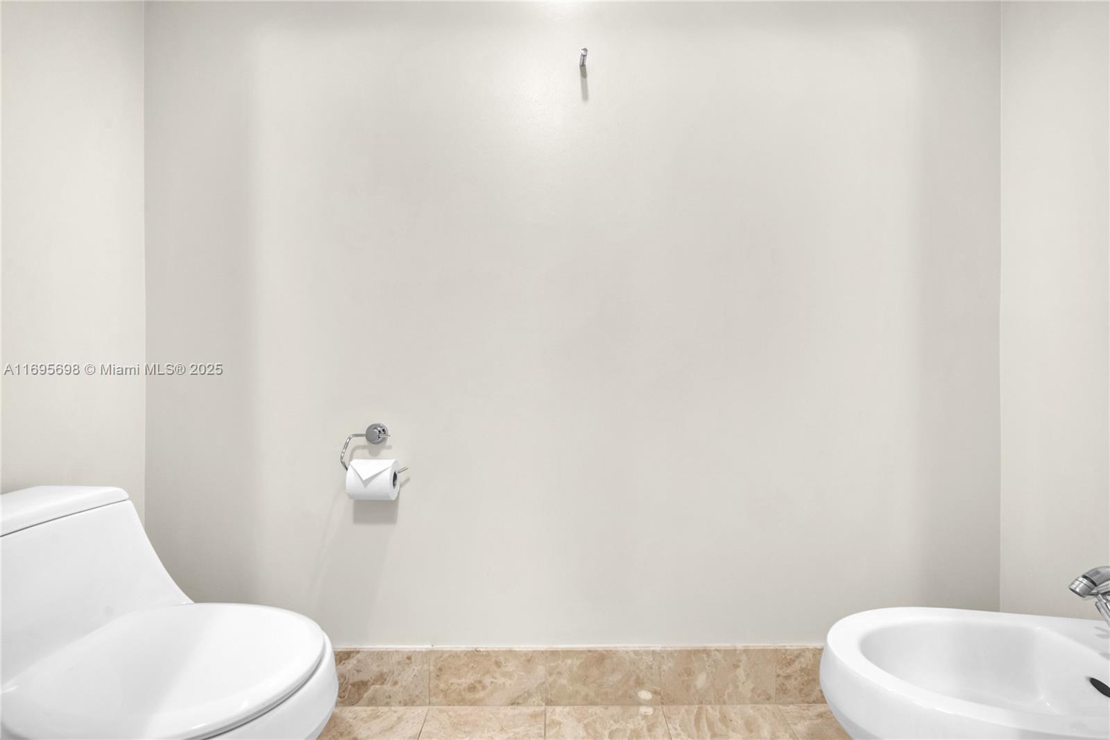 MILLENNIUM TOWER CONDOMIN - Residential Lease