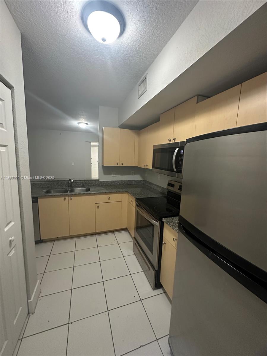 AVENTINE AT MIRAMAR CONDO - Residential Lease