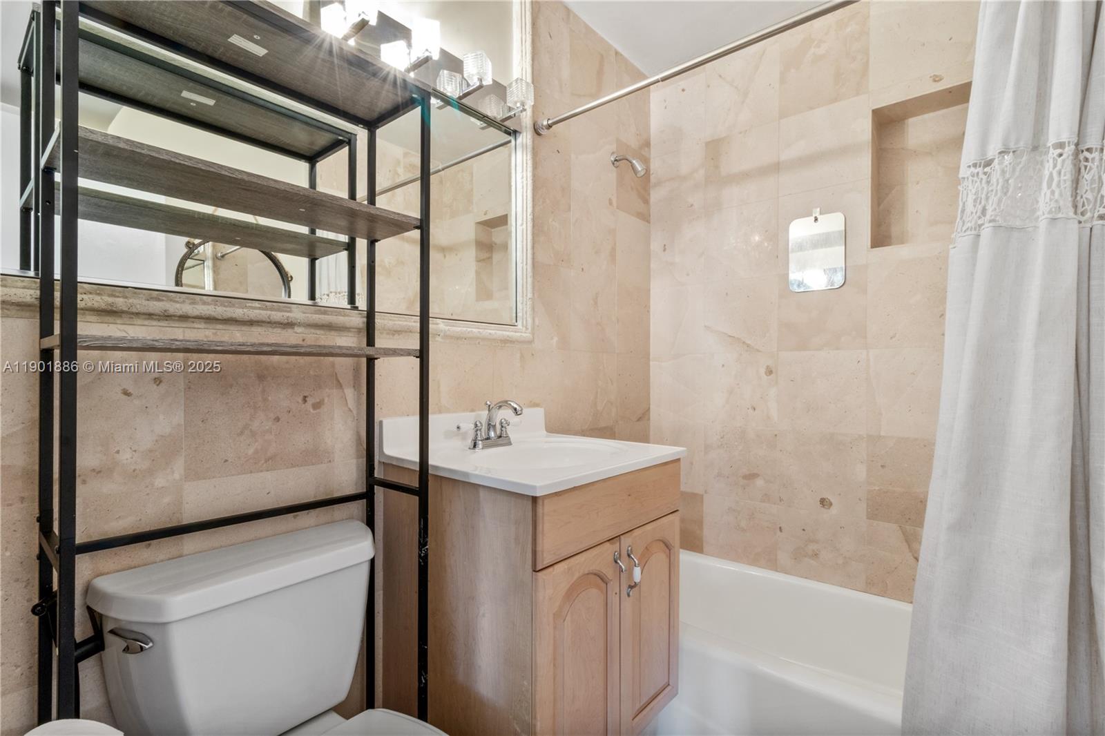 WESTWOOD LAKE 3RD ADDN - Residential Lease