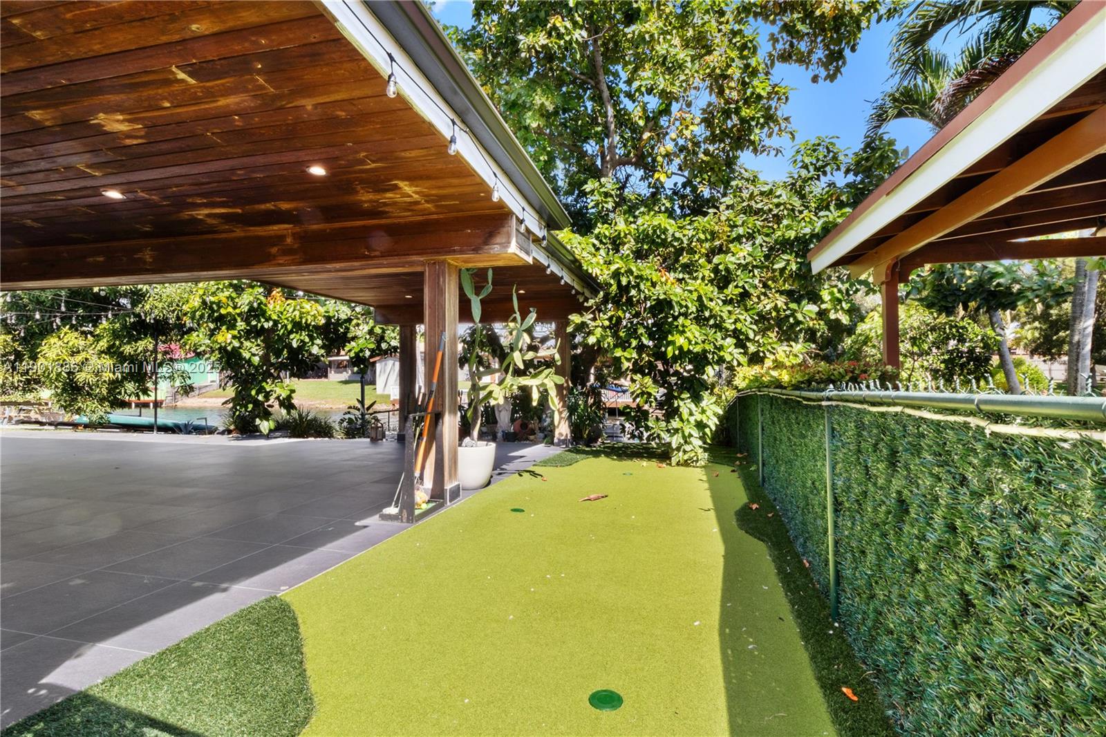 WESTWOOD LAKE 3RD ADDN - Residential Lease