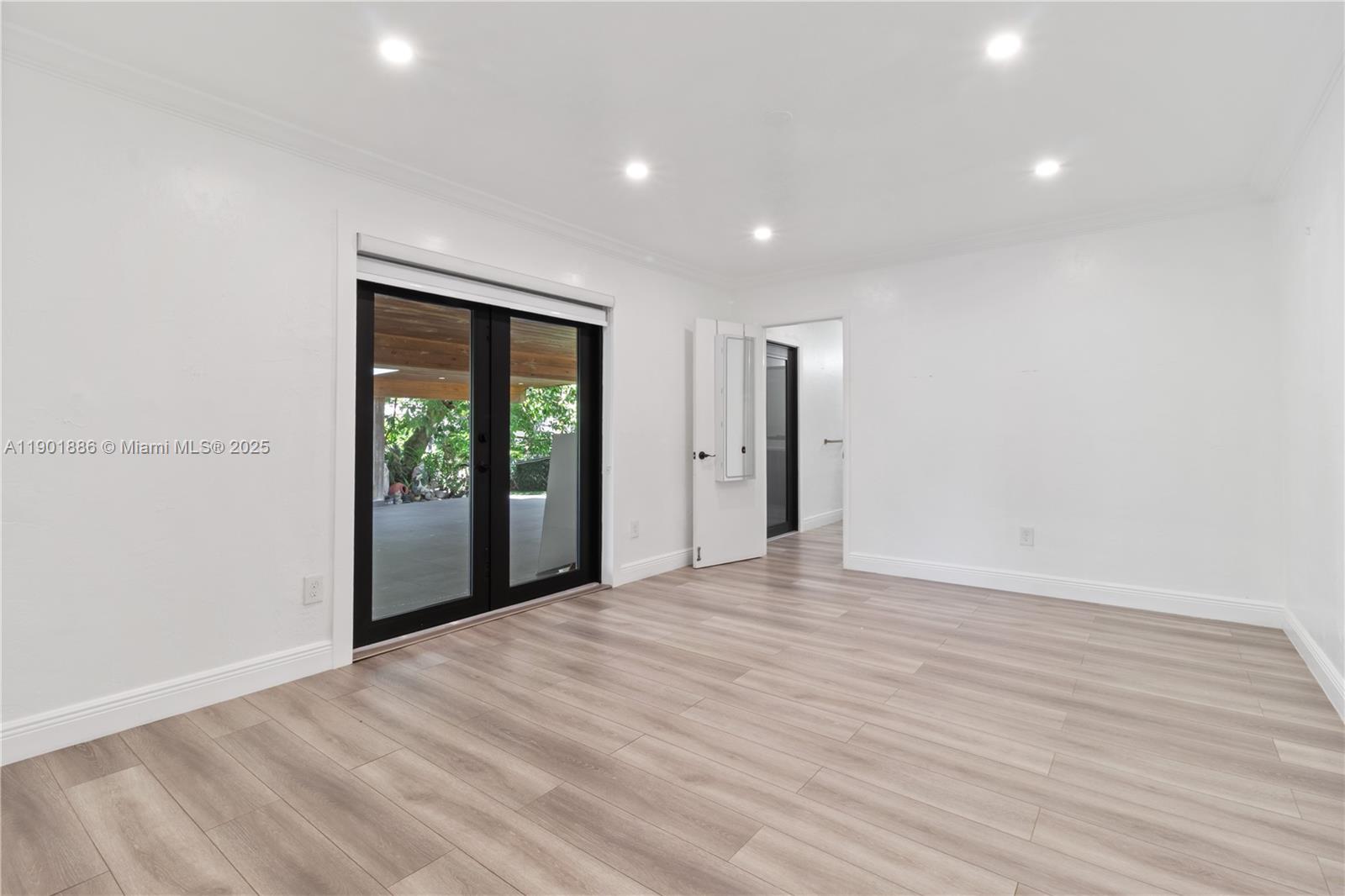 WESTWOOD LAKE 3RD ADDN - Residential Lease