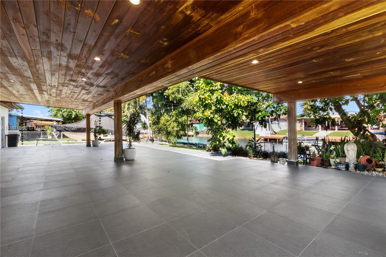 WESTWOOD LAKE 3RD ADDN - Residential Lease