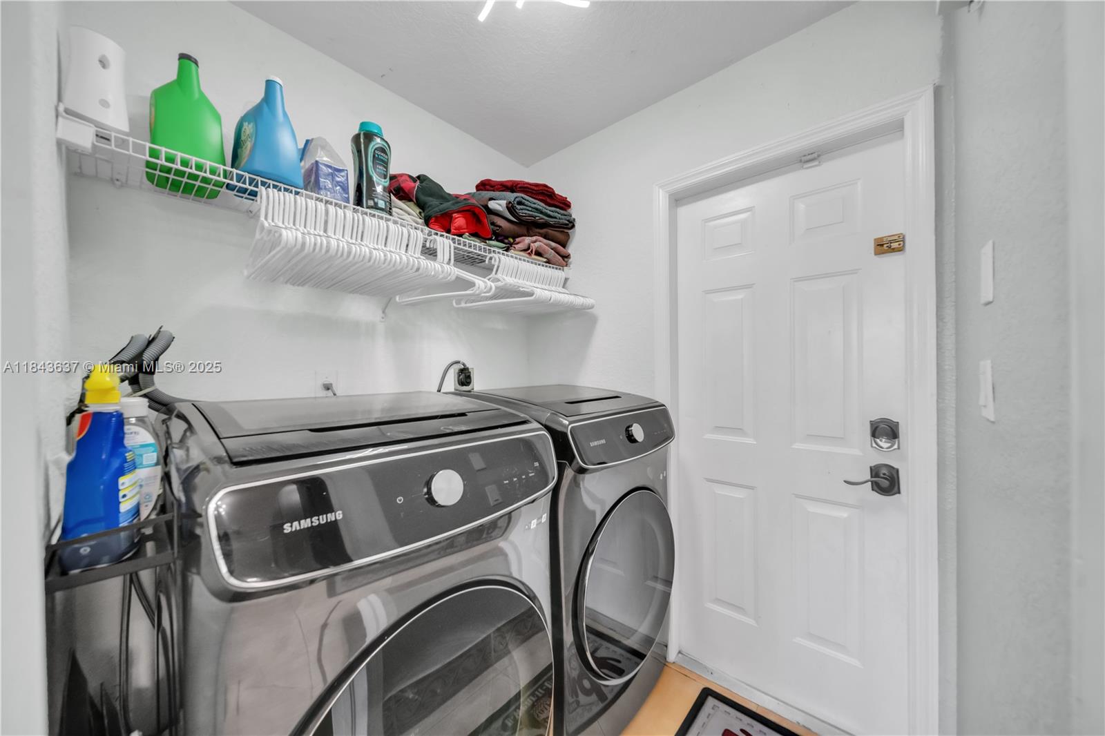 KENDALL BREEZE SOUTH - Residential