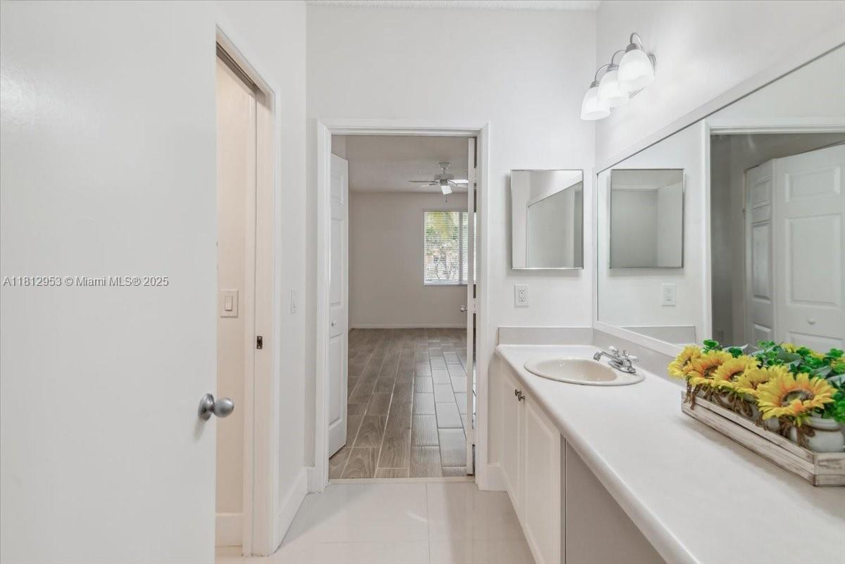 COURTYARDS AT DAVIE CONDO - Residential