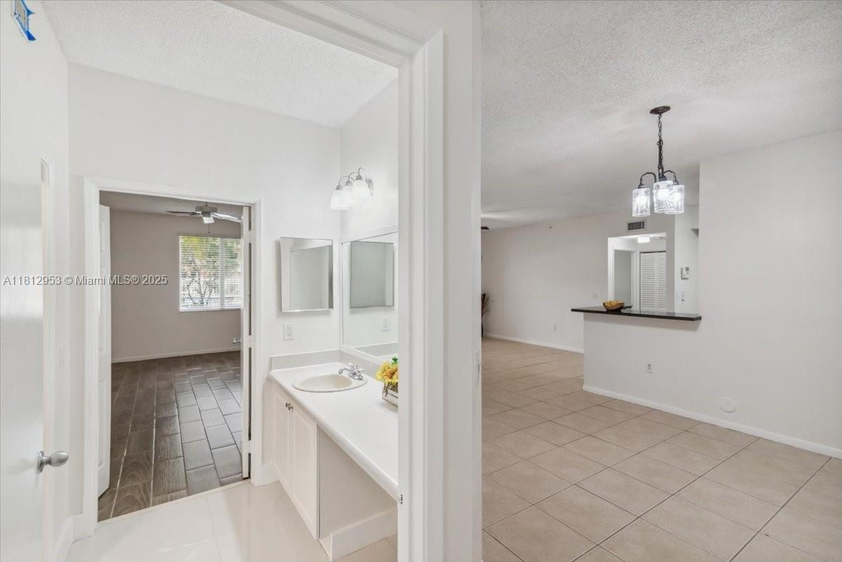 COURTYARDS AT DAVIE CONDO - Residential