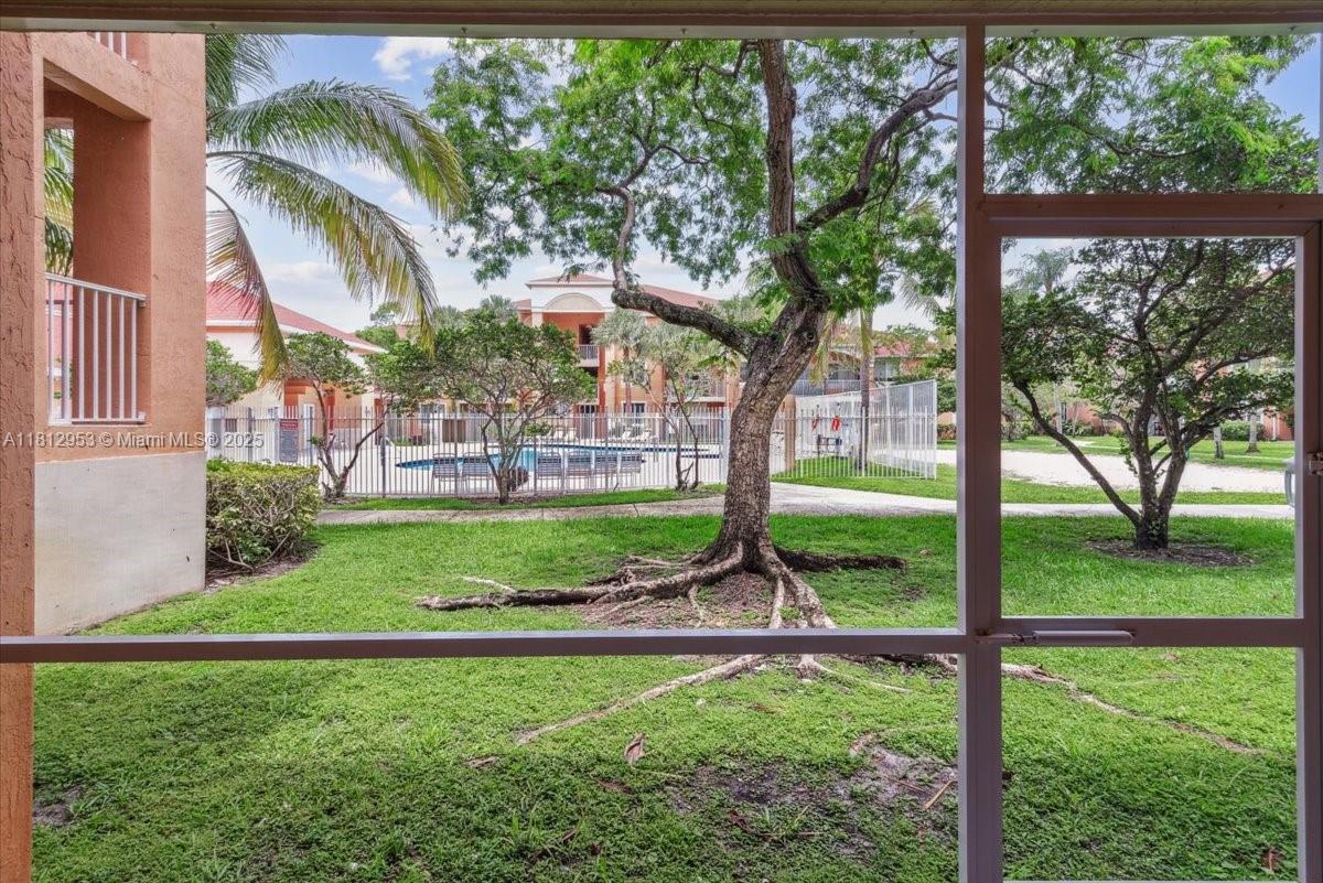 COURTYARDS AT DAVIE CONDO - Residential