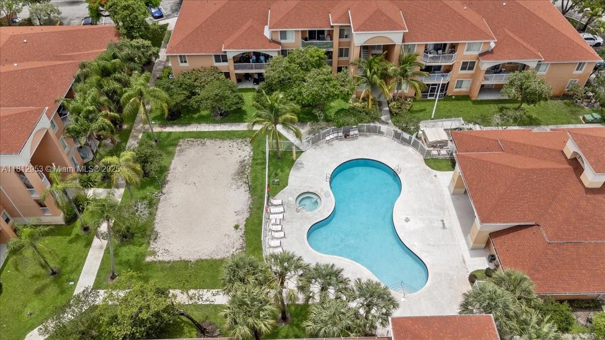 COURTYARDS AT DAVIE CONDO - Residential