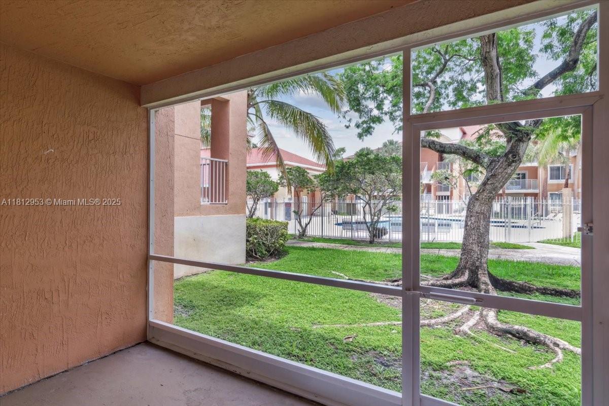 COURTYARDS AT DAVIE CONDO - Residential