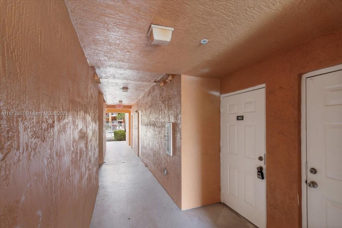 COURTYARDS AT DAVIE CONDO - Residential