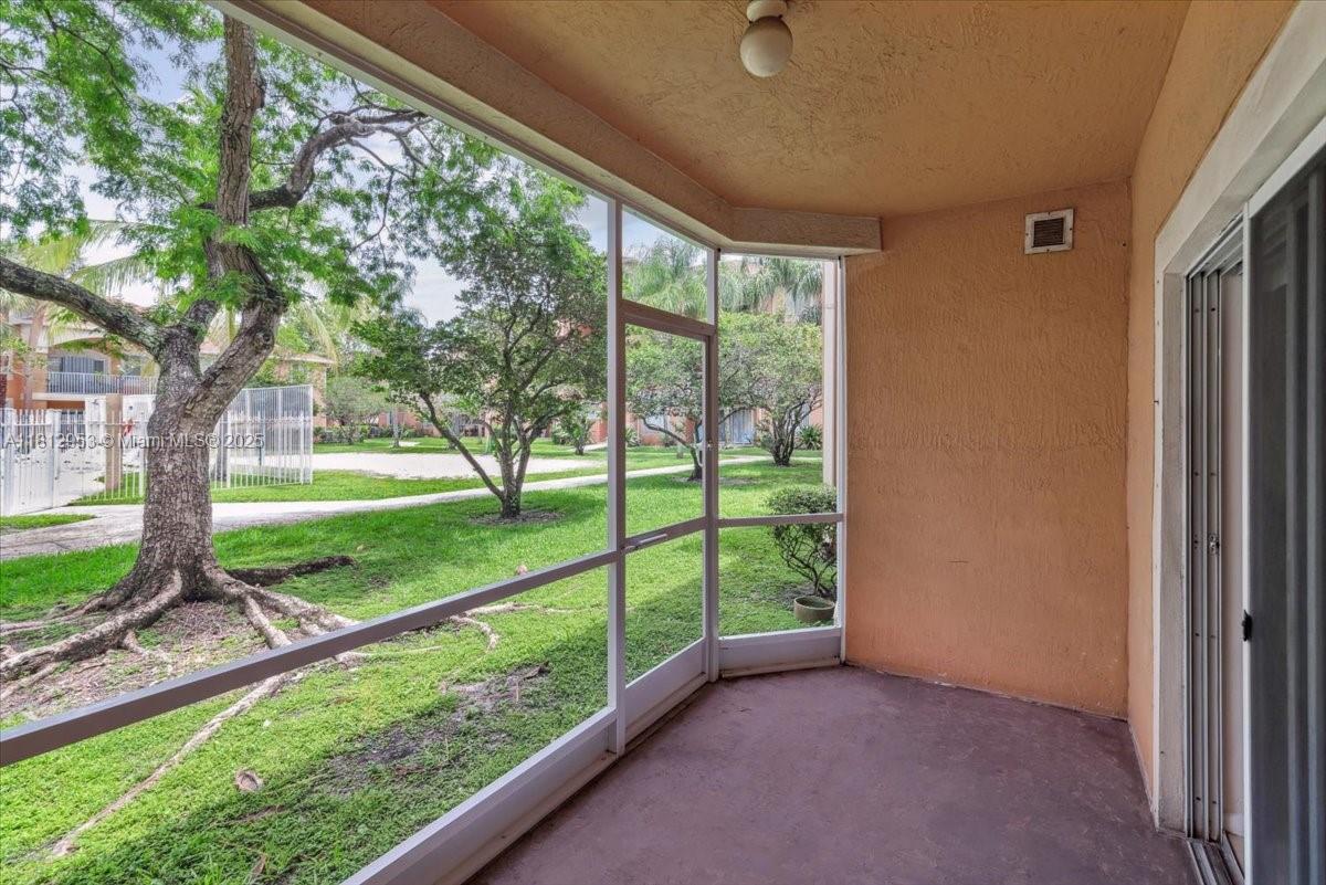 COURTYARDS AT DAVIE CONDO - Residential