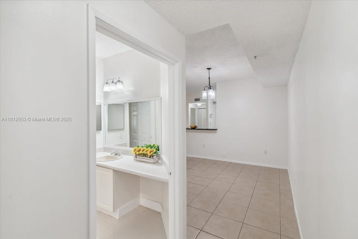 COURTYARDS AT DAVIE CONDO - Residential