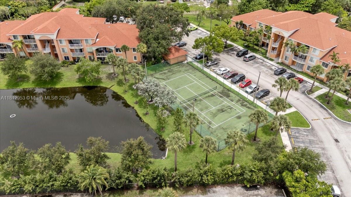 COURTYARDS AT DAVIE CONDO - Residential