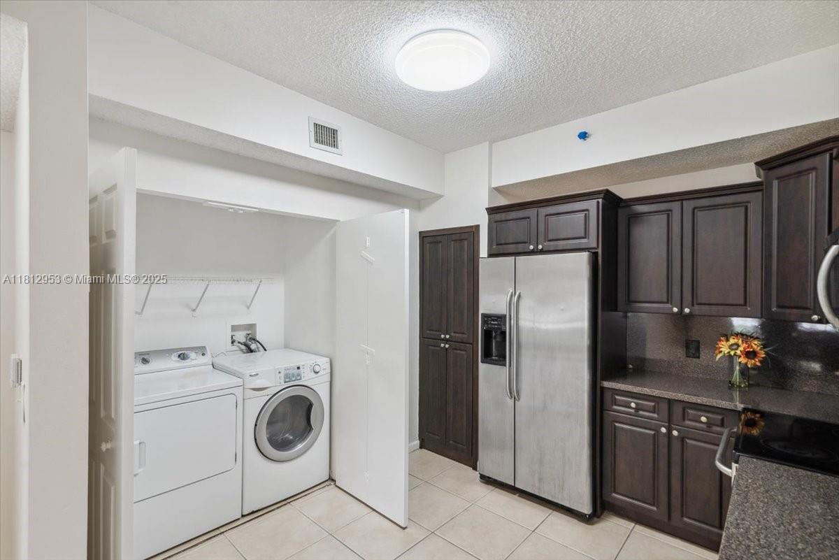 COURTYARDS AT DAVIE CONDO - Residential